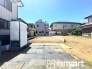 ～閑静な住宅街の立地～
・周辺は閑静な住宅街となっておりますので、静かな暮らしをご実現いただけます。
・前面道路の交通量も多くないので、小さなお子様がいるご家庭でもご安心ですね。
