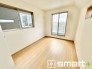 ～２面採光の明るいお部屋～
・洋室は２面採光とする事で穏やかな陽の入る明るい空間となっております。
・くつろぎのプライベート時間を明るい空間で穏やかにお過ごしいただけます。
