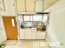 ～リビングを有効活用～
・キッチンは対面式ではなく壁側にございますので、お部屋の中の空間を有効活用できます。
・現地ではぜひ家具の配置などもイメージしながらご見学くださいませ。
