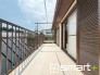 ～洗濯物も干しやすいバルコニー～
・陽当たり良好な南側のバルコニーは２部屋から出入りができて毎日のお洗濯も快適。
・テラス屋根等のオプションもお気軽にご相談くださいませ。