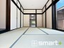 ～「和みの部屋」和室～
・癒しの和室は収納付きでお布団などもしまえて便利です。やはり畳の香りは心が落ち着きますね。
・２面採光で日当たり良好。明るい空間が広がります。

