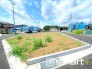 ～ベタ基礎でしっかりとした土台～
・コンクリートの中に鉄筋を配し強度を高めた「ベタ基礎」を採用。
・しっかりとした土台を造ったうえで、その上に建物が築造されていきます。
