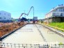 1号棟 ～ベタ基礎でしっかりとした土台～
・コンクリートの中に鉄筋を配し強度を高めた「ベタ基礎」を採用。
・しっかりとした土台を造ったうえで、その上に建物が築造されていきます。
