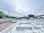 ～ベタ基礎でしっかりとした土台～
・コンクリートの中に鉄筋を配し強度を高めた「ベタ基礎」を採用。
・しっかりとした土台を造ったうえで、その上に建物が築造されていきます。
