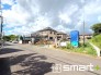 ～閑静な住宅街の立地～
・周辺は閑静な住宅街となっておりますので、静かな暮らしをご実現いただけます。
・前面道路の交通量も多くないので、小さなお子様がいるご家庭でもご安心ですね。
