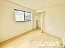 ～２面採光の明るいお部屋～
・洋室は２面採光とする事で穏やかな陽の入る明るい空間となっております。
・くつろぎのプライベート時間を明るい空間で穏やかにお過ごしいただけます。
