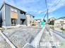～閑静な住宅街の立地～
・周辺は閑静な住宅街となっておりますので、静かな暮らしをご実現いただけます。
・前面道路の交通量も多くないので、小さなお子様がいるご家庭でもご安心ですね。
