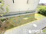～お庭もある余裕の敷地～
・広々した敷地にはお庭もご用意。お庭があるだけで余裕を感じますね。
・防草シートや人工芝の敷設などのオプションもお気軽にご相談くださいませ。
