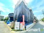 ～開放感ある角地のお住まい～
・２方向が空く事で開放感のある角地に位置しております。
・窮屈な感じが無く、ゆったりと暮らせるこの魅力をぜひ現地でご体感くださいませ。
