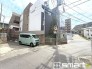 ～十分な広さのある前面道路～
・お車でのすれ違いも楽々で余計なストレスがかかりません。
・日々お車での移動が多い方には大切なポイントですね。
