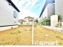 ～お庭もある余裕の敷地～
・広々した敷地にはお庭もご用意。お庭があるだけで余裕を感じますね。
・防草シートや人工芝の敷設などのオプションもお気軽にご相談くださいませ。
