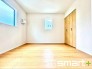 ～２面採光の明るいお部屋～
・洋室は２面採光とする事で穏やかな陽の入る明るい空間となっております。
・くつろぎのプライベート時間を明るい空間で穏やかにお過ごしいただけます。
