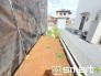 ～お庭もある余裕の敷地～
・広々した敷地にはお庭もご用意。お庭があるだけで余裕を感じますね。
・防草シートや人工芝の敷設などのオプションもお気軽にご相談くださいませ。
