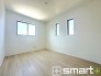 ～２面採光の明るいお部屋～
・洋室は２面採光とする事で穏やかな陽の入る明るい空間となっております。
・くつろぎのプライベート時間を明るい空間で穏やかにお過ごしいただけます。
