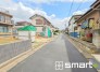 ～閑静な住宅街の立地～
・周辺は閑静な住宅街となっておりますので、静かな暮らしをご実現いただけます。
・前面道路の交通量も多くないので、小さなお子様がいるご家庭でもご安心ですね。
