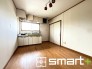 ～リビングを有効活用～
・キッチンは対面式ではなく壁側にございますので、お部屋の中の空間を有効活用できます。
・現地ではぜひ家具の配置などもイメージしながらご見学くださいませ。（二階のLDK）
