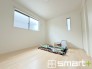 ～２面採光の明るいお部屋～
・洋室は２面採光とする事で穏やかな陽の入る明るい空間となっております。
・くつろぎのプライベート時間を明るい空間で穏やかにお過ごしいただけます。
