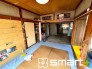 ～「和みの部屋」和室をご用意～
・ゴロンと寝転がったり、お子様のいるご家庭ではお子様を寝かしつけたり、などご活用いただける和室をご用意。
・やはり畳の香りは心が落ち着きますね。
