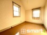 ～２面採光の明るいお部屋～
・洋室は２面採光とする事で穏やかな陽の入る明るい空間となっております。
・くつろぎのプライベート時間を明るい空間で穏やかにお過ごしいただけます。
