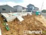 ～閑静な住宅街の立地～
・周辺は閑静な住宅街となっておりますので、静かな暮らしをご実現いただけます。
・前面道路の交通量も多くないので、小さなお子様がいるご家庭でもご安心ですね。
