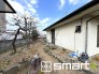 ～広々したお庭のある邸宅～
・余裕の敷地には広いお庭もご用意。
・ガーデニングや安らぎの空間として、倉庫を置いたりと様々な活用が可能です。
・人工芝の敷設などもお気軽にご相談くださいませ。
