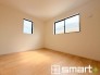 ～２面採光の明るいお部屋～
・洋室は２面採光とする事で穏やかな陽の入る明るい空間となっております。
・くつろぎのプライベート時間を明るい空間で穏やかにお過ごしいただけます。

