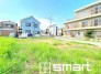 ～閑静な住宅街の立地～
・周辺は閑静な住宅街となっておりますので、静かな暮らしをご実現いただけます。
・前面道路の交通量も多くないので、小さなお子様がいるご家庭でもご安心ですね。
