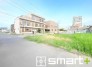 ～十分な広さのある前面道路～
・前面道路は約4ｍございますので、お車でのすれ違いも可能で余計なストレスがかかりません。
・日々お車での移動が多い方には大切なポイントですね。
