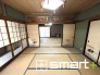 便利な収納付きの和室でゆったりと暮らせる佇まいです。