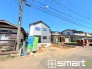 ～閑静な住宅街の立地～
・周辺は閑静な住宅街となっておりますので、静かな暮らしをご実現いただけます。
・前面道路の交通量も多くないので、小さなお子様がいるご家庭でもご安心ですね。
