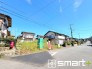 ～閑静な住宅街の立地～
・周辺は閑静な住宅街となっておりますので、静かな暮らしをご実現いただけます。
・前面道路の交通量も多くないので、小さなお子様がいるご家庭でもご安心ですね。
