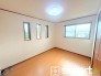 ～２面採光の明るいお部屋～
・洋室は２面採光とする事で穏やかな陽の入る明るい空間となっております。
・くつろぎのプライベート時間を明るい空間で穏やかにお過ごしいただけます。
