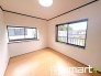 ～２面採光の明るいお部屋～
・洋室は２面採光とする事で穏やかな陽の入る明るい空間となっております。
・くつろぎのプライベート時間を明るい空間で穏やかにお過ごしいただけます。
