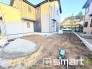 ～お庭もある余裕の敷地～
・広々した敷地にはお庭もご用意。お庭があるだけで余裕を感じますね。
・防草シートや人工芝の敷設などのオプションもお気軽にご相談くださいませ。

