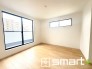 ～２面採光の明るいお部屋～
・洋室は２面採光とする事で穏やかな陽の入る明るい空間となっております。
・くつろぎのプライベート時間を明るい空間で穏やかにお過ごしいただけます。
