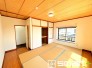 ～「和みの部屋」和室をご用意～
・ゴロンと寝転がったり、お子様のいるご家庭ではお子様を寝かしつけたり、などご活用いただける和室をご用意。
・やはり畳の香りは心が落ち着きますね。
