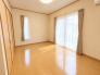 ～２面採光の明るいお部屋～
・洋室は２面採光とする事で穏やかな陽の入る明るい空間となっております。
・くつろぎのプライベート時間を明るい空間で穏やかにお過ごしいただけます。
