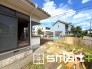 ～広々したお庭のある邸宅～
・余裕の敷地には広いお庭もご用意。
・ガーデニングや安らぎの空間として、倉庫を置いたりと様々な活用が可能です。
・人工芝の敷設などもお気軽にご相談くださいませ。
