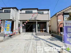 ~落ち着いた雰囲気の外観~
・環境にも馴染みやすく、汚れもあまり目立たない淡いグレーとホワイトのツートンカラーで落ち着いた印象に。
・重厚感があって洗練されたクールな雰囲気です。
(A号棟)