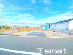 ~完成物件もご案内可能~
・ご案内時には実際の立地に加え、同メーカー・同仕様の完成物件もご案内可能です。
・ぜひ現地と建物をご覧いただき、具体的にイメージしてみてくださいませ。