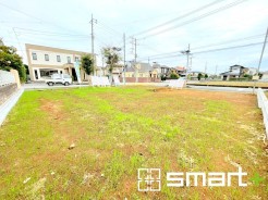 ~ベタ基礎でしっかりとした土台~
・コンクリートの中に鉄筋を配し強度を高めた「ベタ基礎」を採用。
・しっかりとした土台を造ったうえで、その上に建物が築造されていきます。