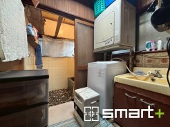 ~余裕のある広さの洗面スペース~
・洗面スペースを大きめに取る事でリネン置場などにも困らず、洗濯なども楽々行っていただけます。