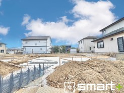 ~完成物件もご案内可能~
・ご案内時には実際の立地に加え、同メーカー・同仕様の完成物件もご案内可能です。
・ぜひ現地と建物をご覧いただき、具体的にイメージしてみてくださいませ。
(A号棟)