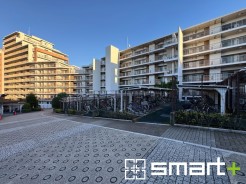 ~堂々とした大型のマンション~
・総戸数の多い大型のマンションですので、外観の迫力もあり誇りに思えるようなお住まいとなっております。
・ぜひ現地でご体感くださいませ。