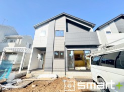 ~完成物件もご案内可能~
・ご案内時には実際の立地に加え、同メーカー・同仕様の完成物件もご案内可能です。
・ぜひ現地と建物をご覧いただき、具体的にイメージしてみてくださいませ。
(1号棟)