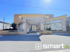 ~綺麗な外観のマンション~
・築年数もまだ浅く、大変綺麗なマンションとなっております。
・所有する事に誇りを感じられるような綺麗でモダンな外観のマンションで新生活を始めてみませんか。