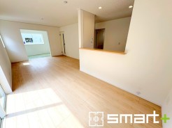 ~家具の配置がしやすい間取~
・LDKはリビングとダイニングの境目が分かりやすくなっており、家具の配置がしやすい造り。
・どんなインテリアにするか考えるだけでも楽しくなりますね。