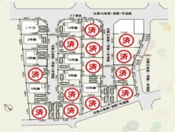 ~全21棟の新規コミュニティ~
・全21棟の新規開発地なので、綺麗な区画が広がります。
・昔からの街並みにポツンと1棟建つ場合と違い、周囲に馴染みやすいのも嬉しいポイントですね。