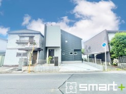 ~スタイリッシュな外観~
・モノトーンでまとめられた外観はシンプルながらスタイリッシュでおしゃれな仕上がりになります。
・使用する色味が少なく落ち着いた雰囲気で高級感も感じられますね。