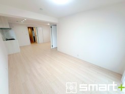 ~家族団らんにピッタリの広々リビング~
・穏やかな陽だまりに包まれる居心地の良いLDKは、ご家族が自然と集まる憩いのスペースになりそうですね。